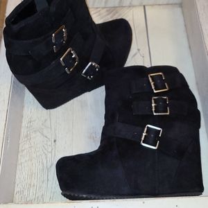 Shi by Journeys Black Platform Wedge Buckle Boot